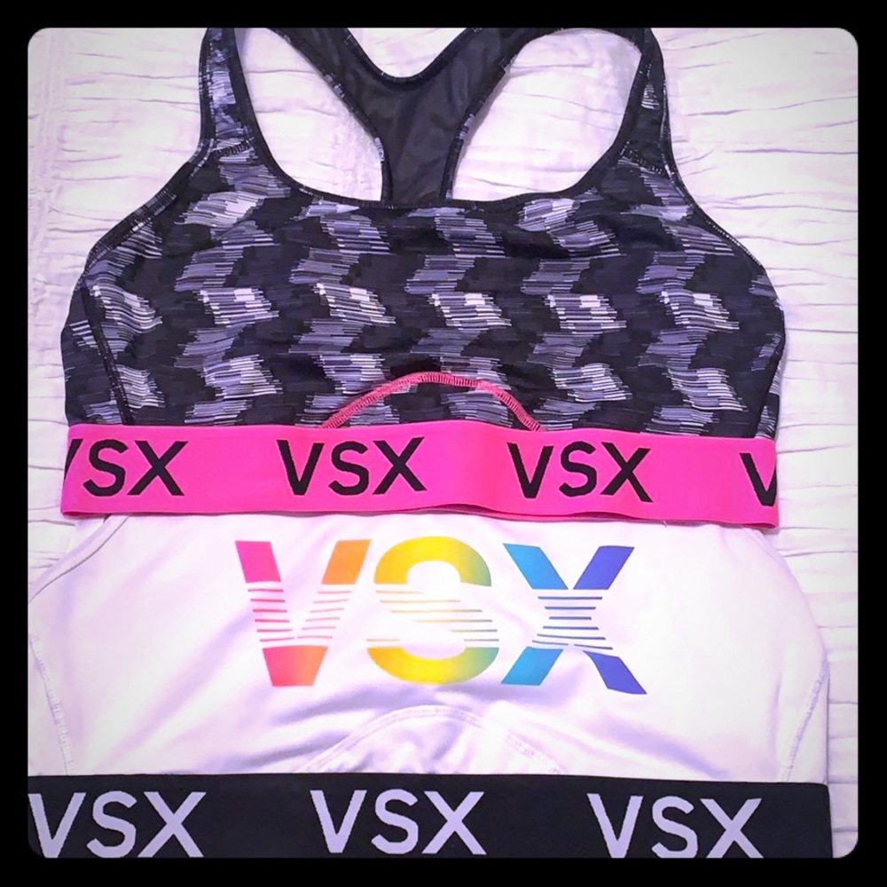 Sold with another bundle.